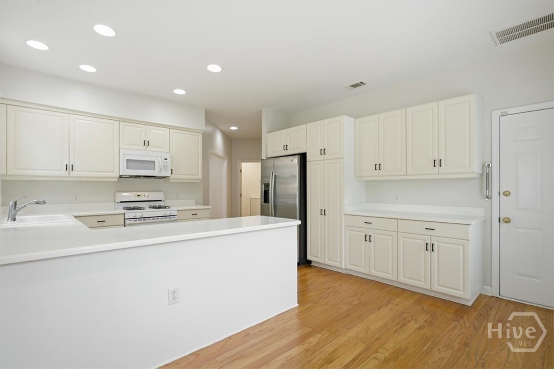 6 Roundtree Circle Property Photo 6