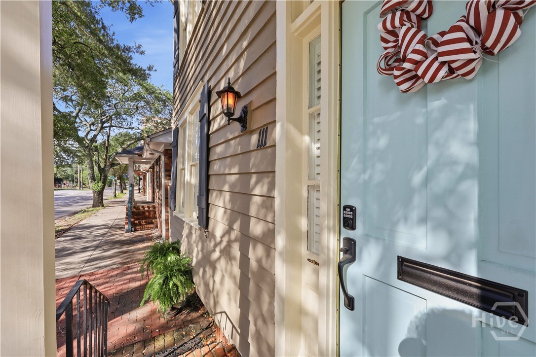 111 E Broad Street Property Photo 4