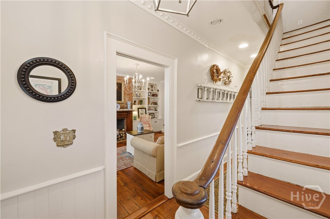 111 E Broad Street Property Photo 6