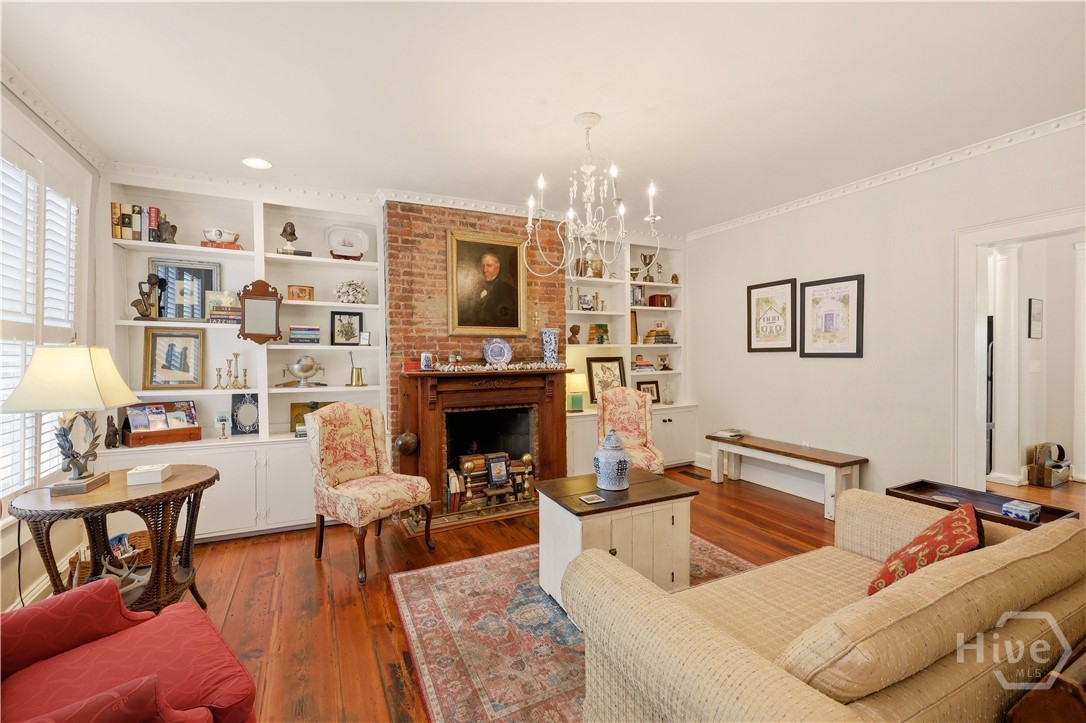111 E Broad Street Property Photo 7