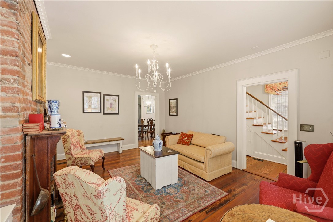 111 E Broad Street Property Photo 8