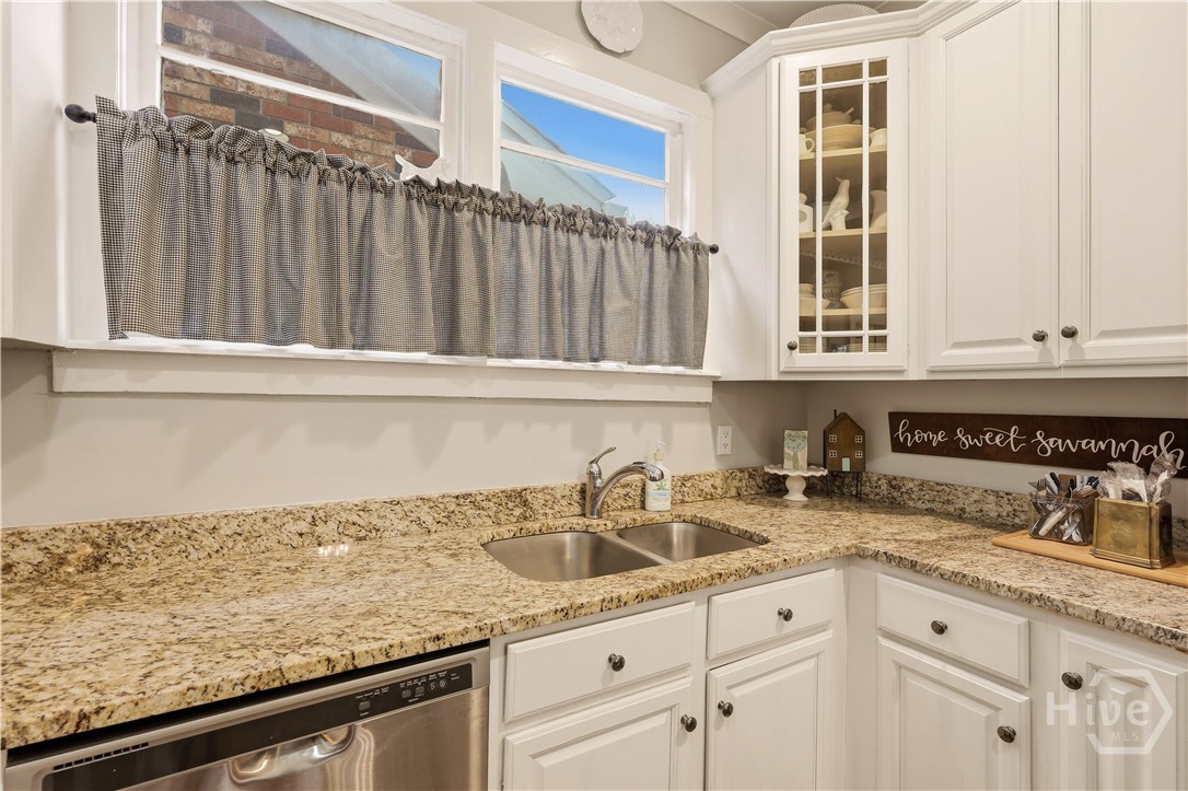 111 E Broad Street Property Photo 22