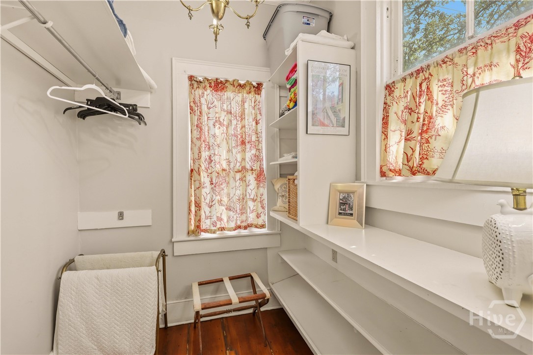 111 E Broad Street Property Photo 39