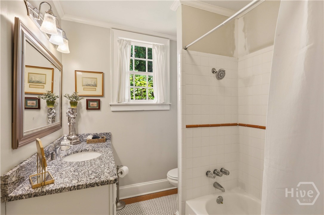 111 E Broad Street Property Photo 48