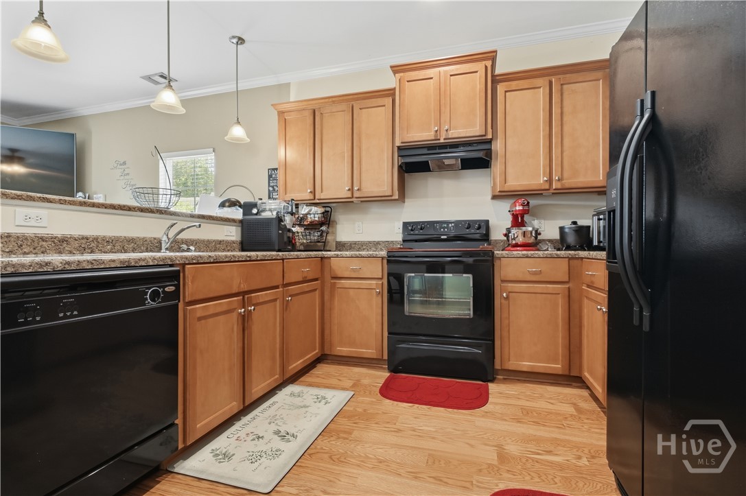 1 Red Robin Court Property Photo 4