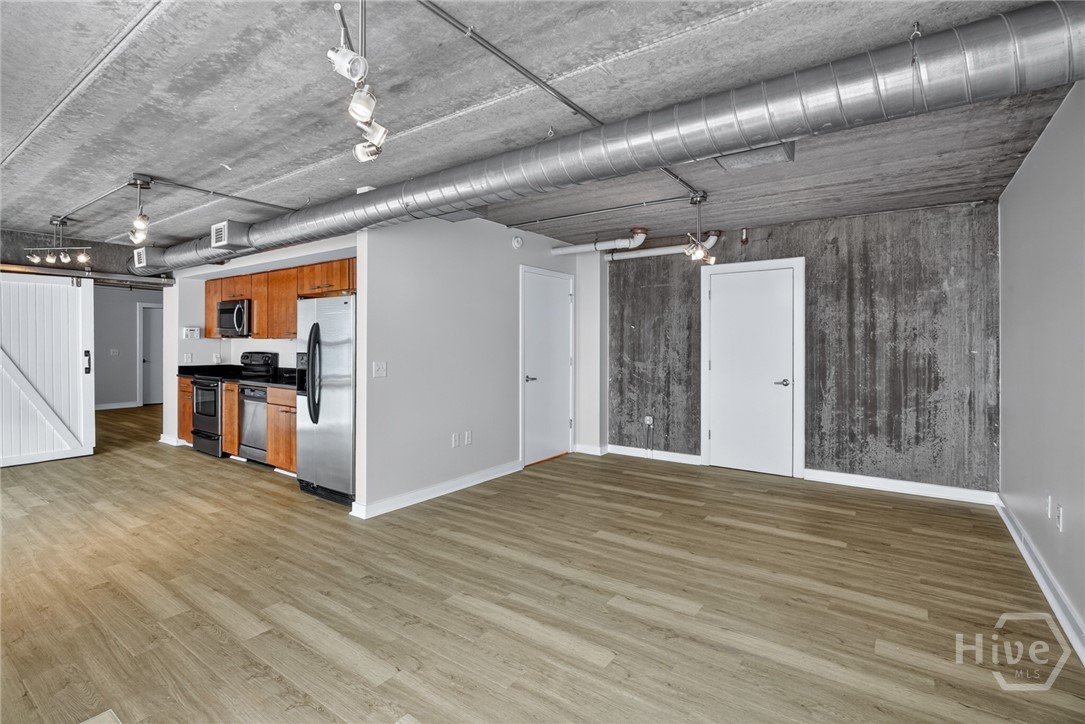 555 Berrien Street C Property Photo 6