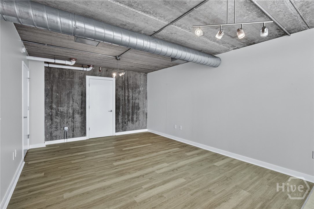 555 Berrien Street C Property Photo 9