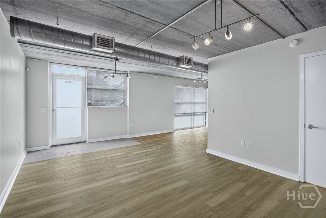 555 Berrien Street C Property Photo 10