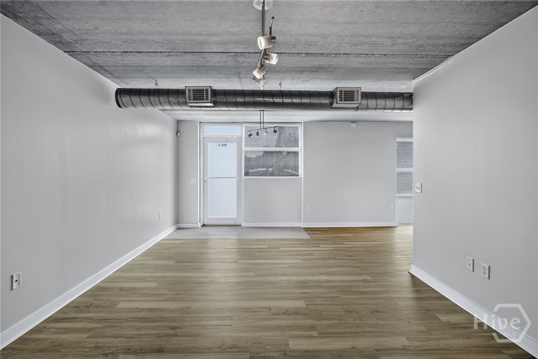 555 Berrien Street C Property Photo 11