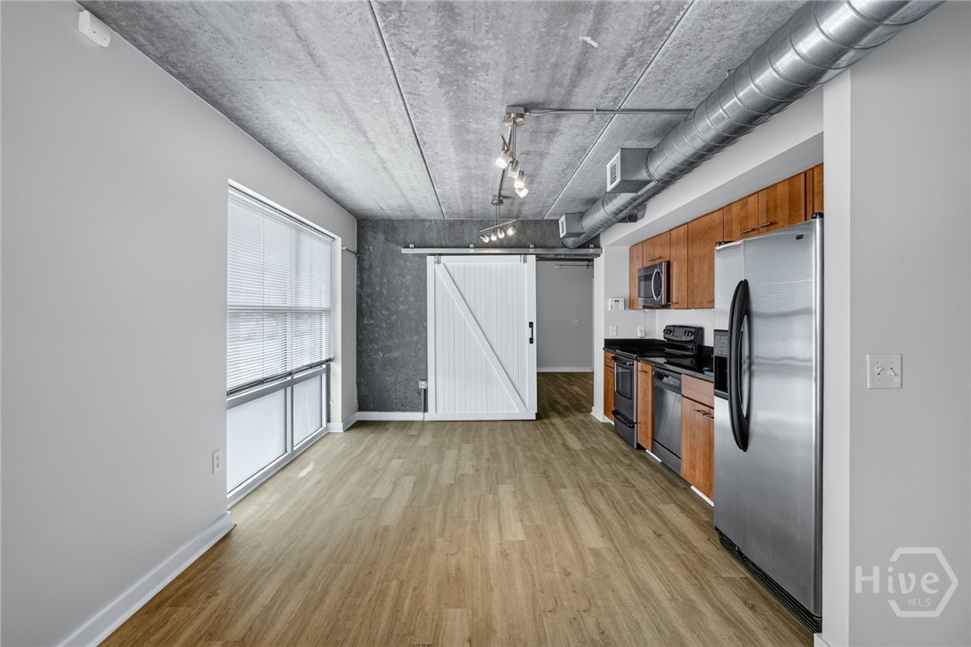 555 Berrien Street C Property Photo 13