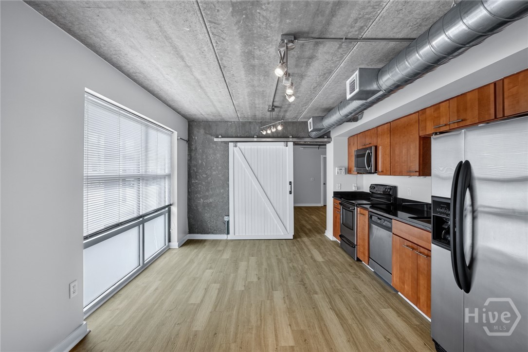 555 Berrien Street C Property Photo 14