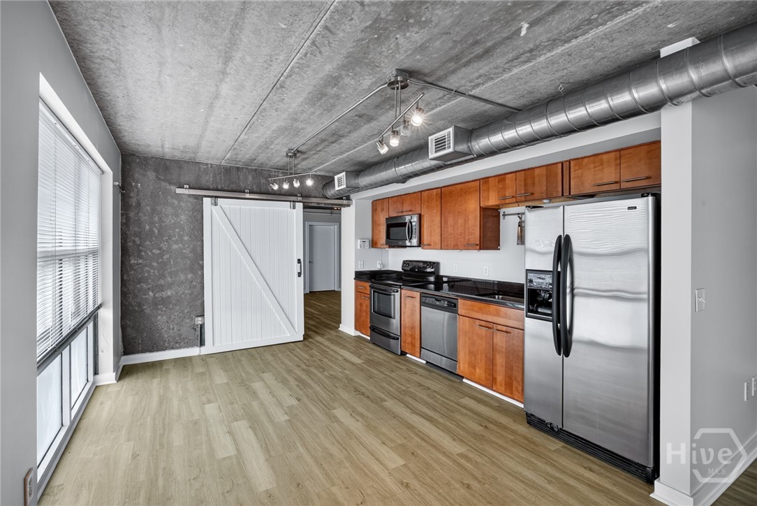 555 Berrien Street C Property Photo 15