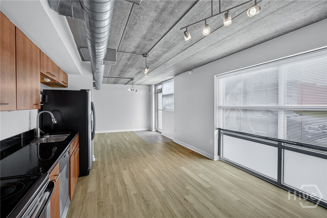 555 Berrien Street C Property Photo 16