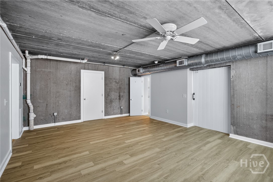 555 Berrien Street C Property Photo 21