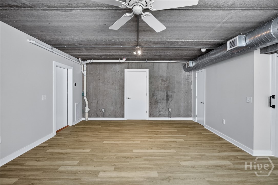 555 Berrien Street C Property Photo 22