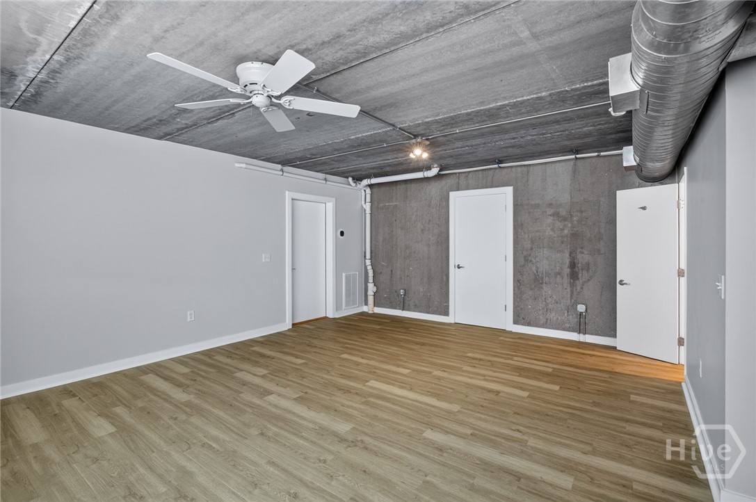 555 Berrien Street C Property Photo 23