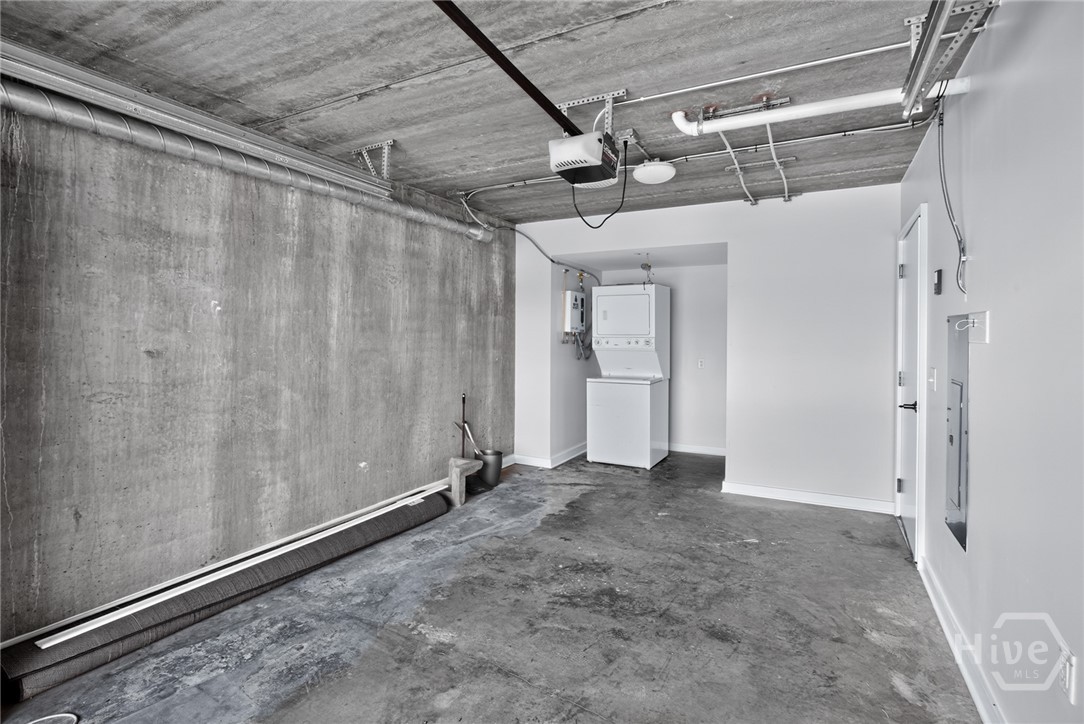 555 Berrien Street C Property Photo 25