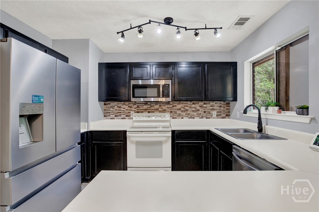 41 Whippoorwill Lane E Property Photo 17