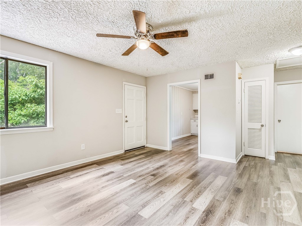 6 Ronnie Avenue Property Photo 7