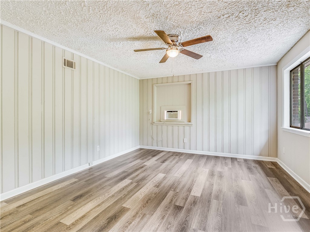 6 Ronnie Avenue Property Photo 9