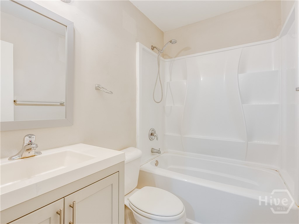 6 Ronnie Avenue Property Photo 12