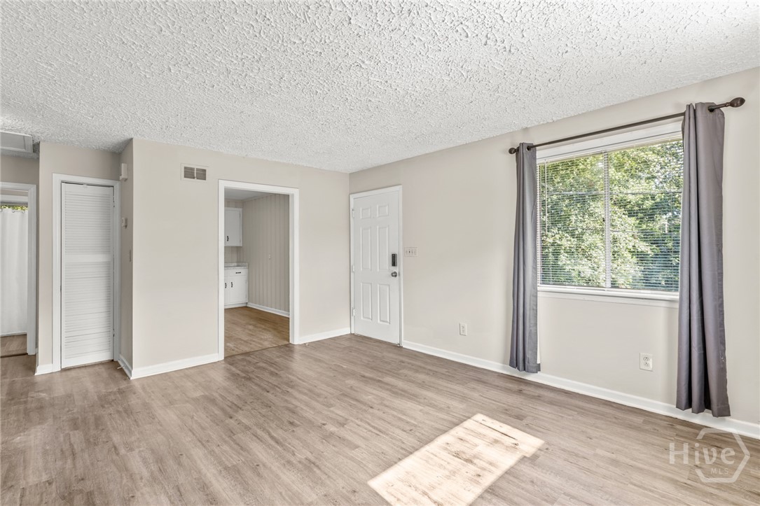 6 Ronnie Avenue Property Photo 29