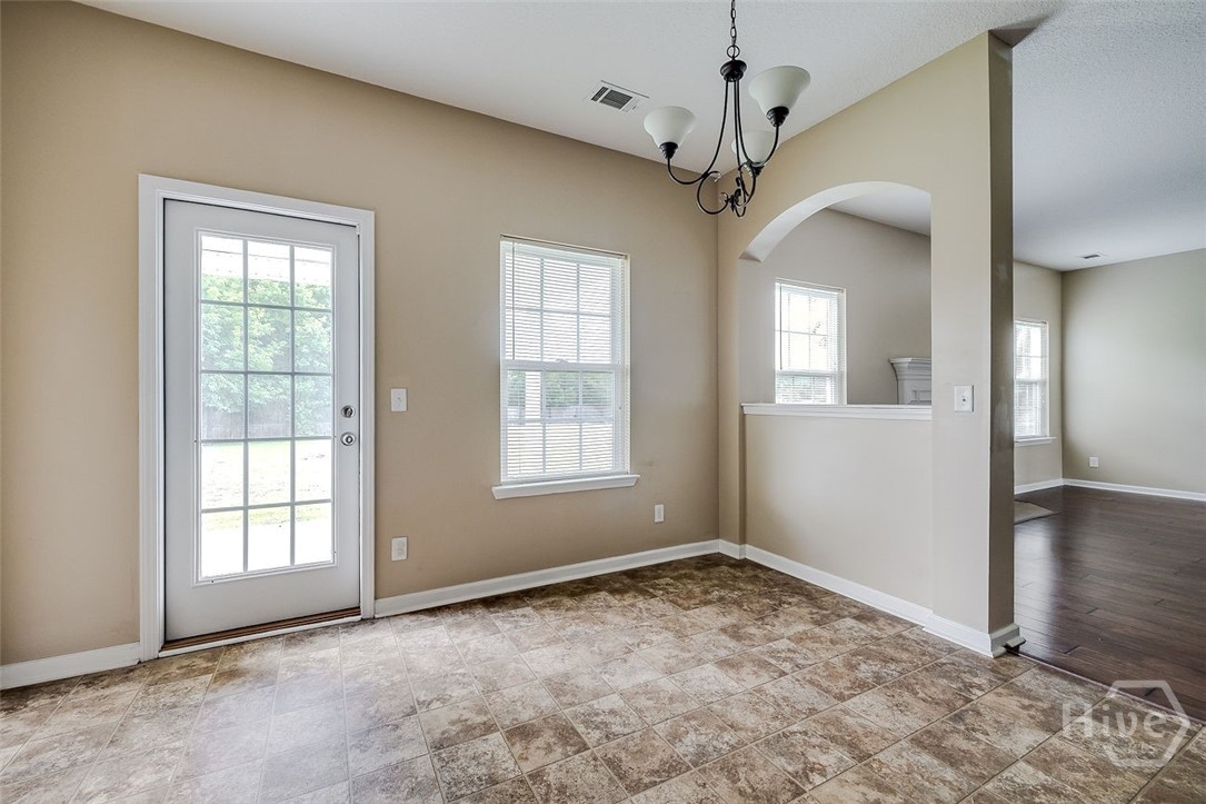 736 Ne Mustang Lane Property Photo 18