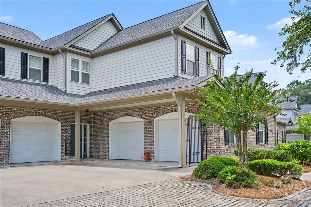1002 River Oaks Drive Property Photo 3
