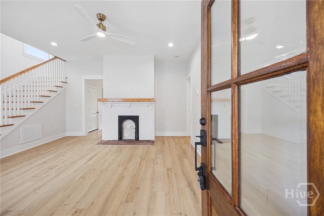 104 W 41st Street Property Photo 6