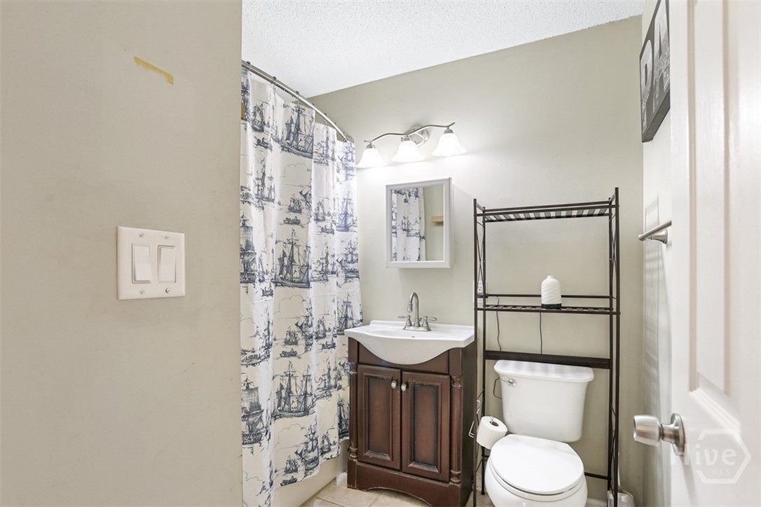 8 Hillyer Drive Property Photo 14