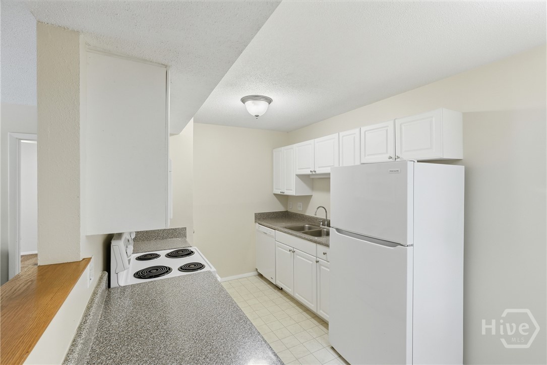 401 N Cromwell Road D2 Property Photo 5