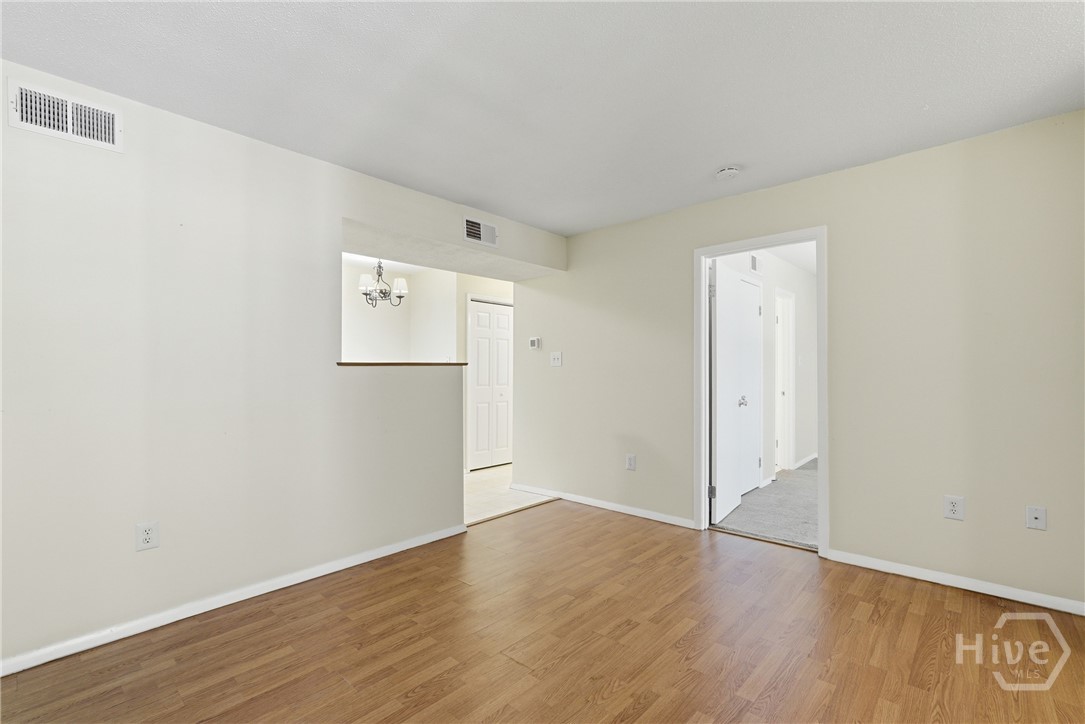 401 N Cromwell Road D2 Property Photo 8
