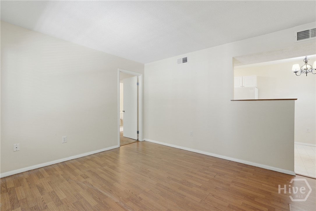 401 N Cromwell Road D2 Property Photo 9