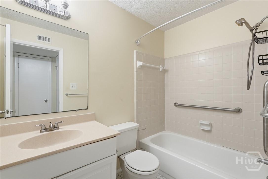 401 N Cromwell Road D2 Property Photo 18