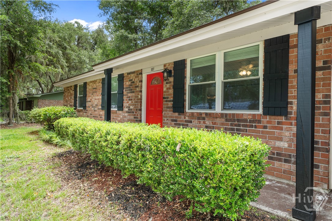 527 Red Oak Drive Property Photo 3