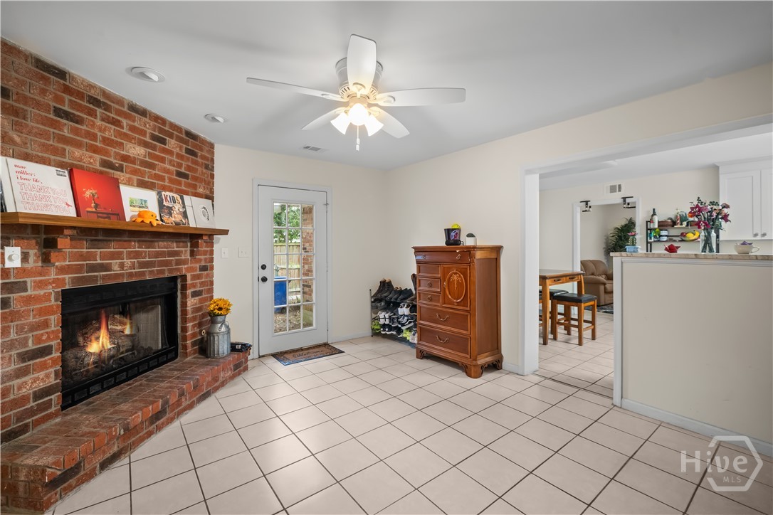 527 Red Oak Drive Property Photo 8