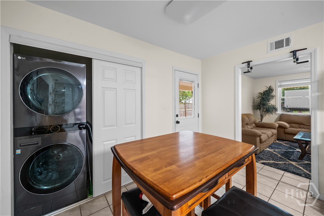527 Red Oak Drive Property Photo 12