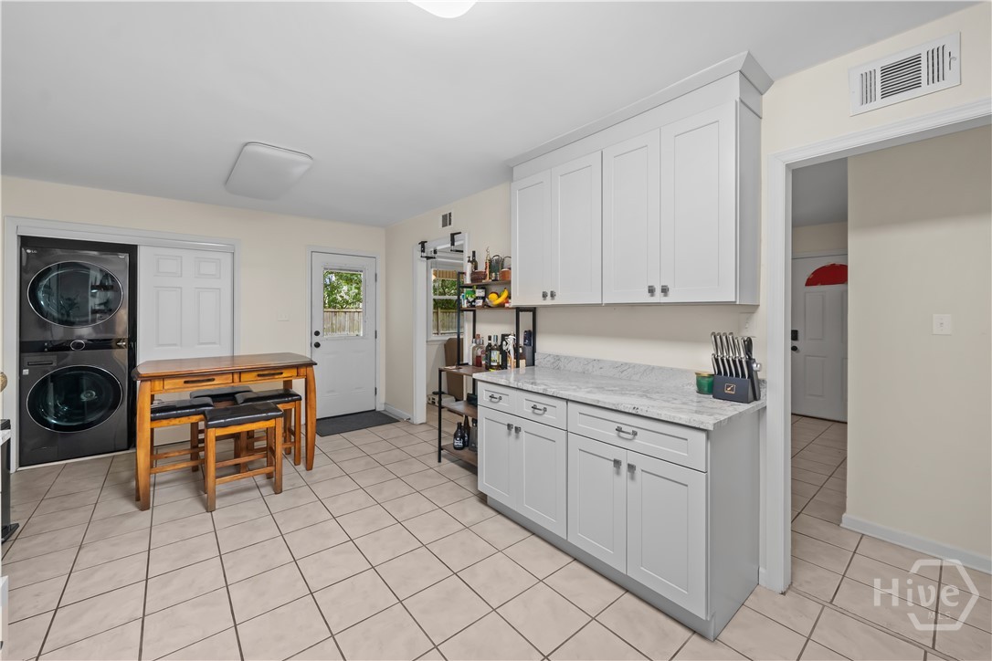 527 Red Oak Drive Property Photo 18