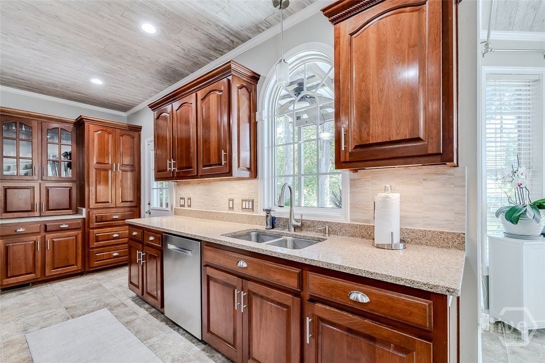 152 Cambridge Drive Property Photo 17