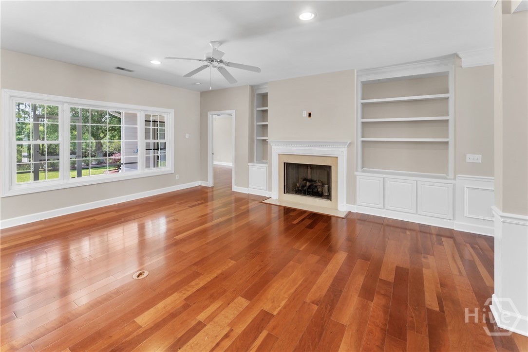 88 Gateway Drive Property Photo 11