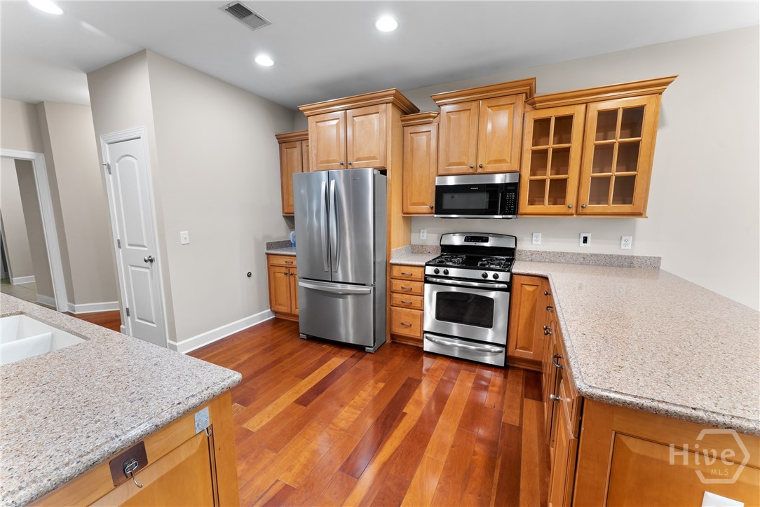 88 Gateway Drive Property Photo 16