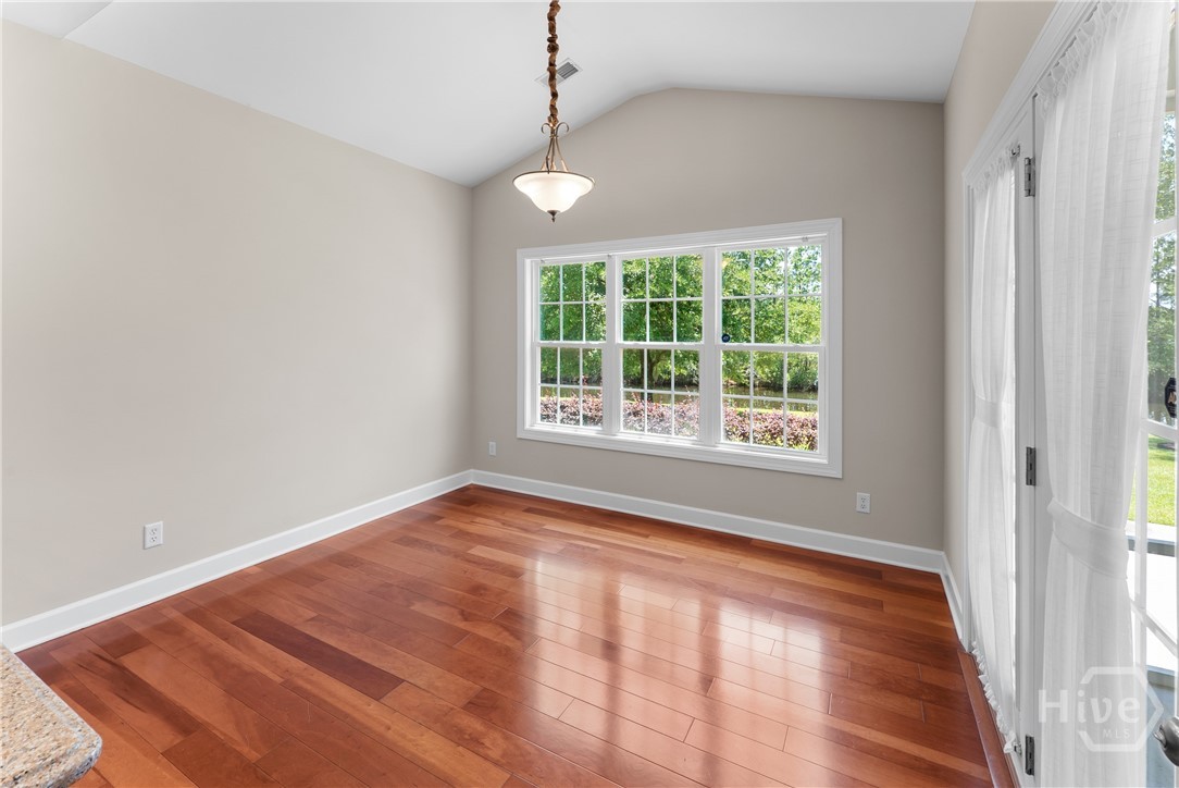 88 Gateway Drive Property Photo 24