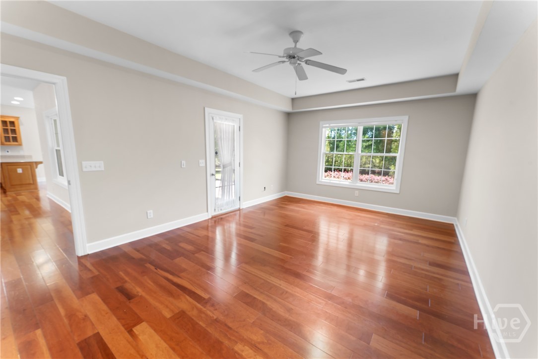 88 Gateway Drive Property Photo 27