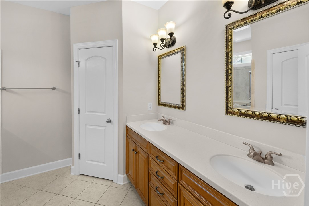88 Gateway Drive Property Photo 29