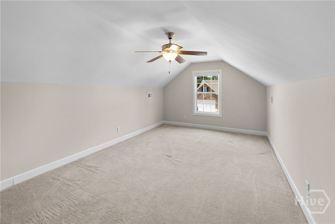 88 Gateway Drive Property Photo 41