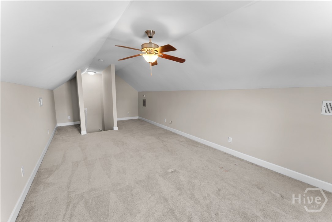 88 Gateway Drive Property Photo 43