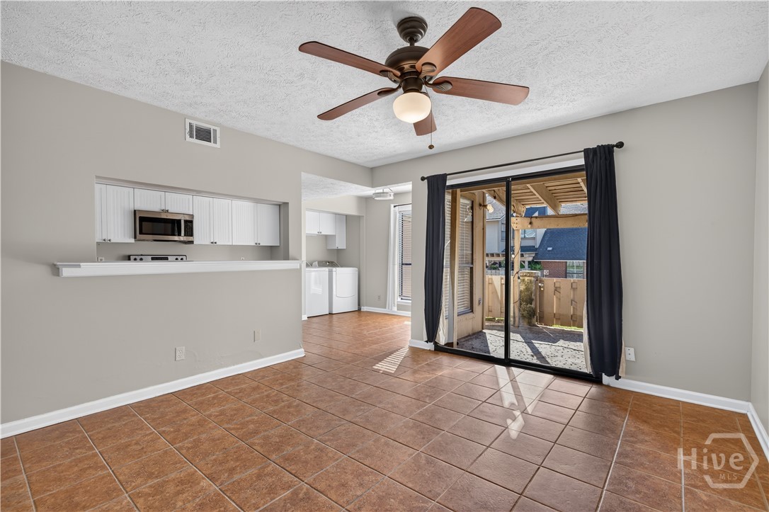 459 Mall Boulevard 23 Property Photo 15