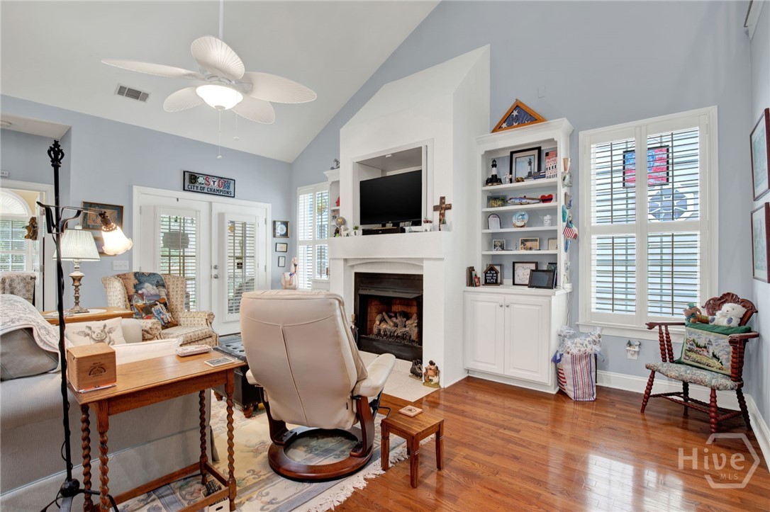 123 Peters Quay Property Photo 7