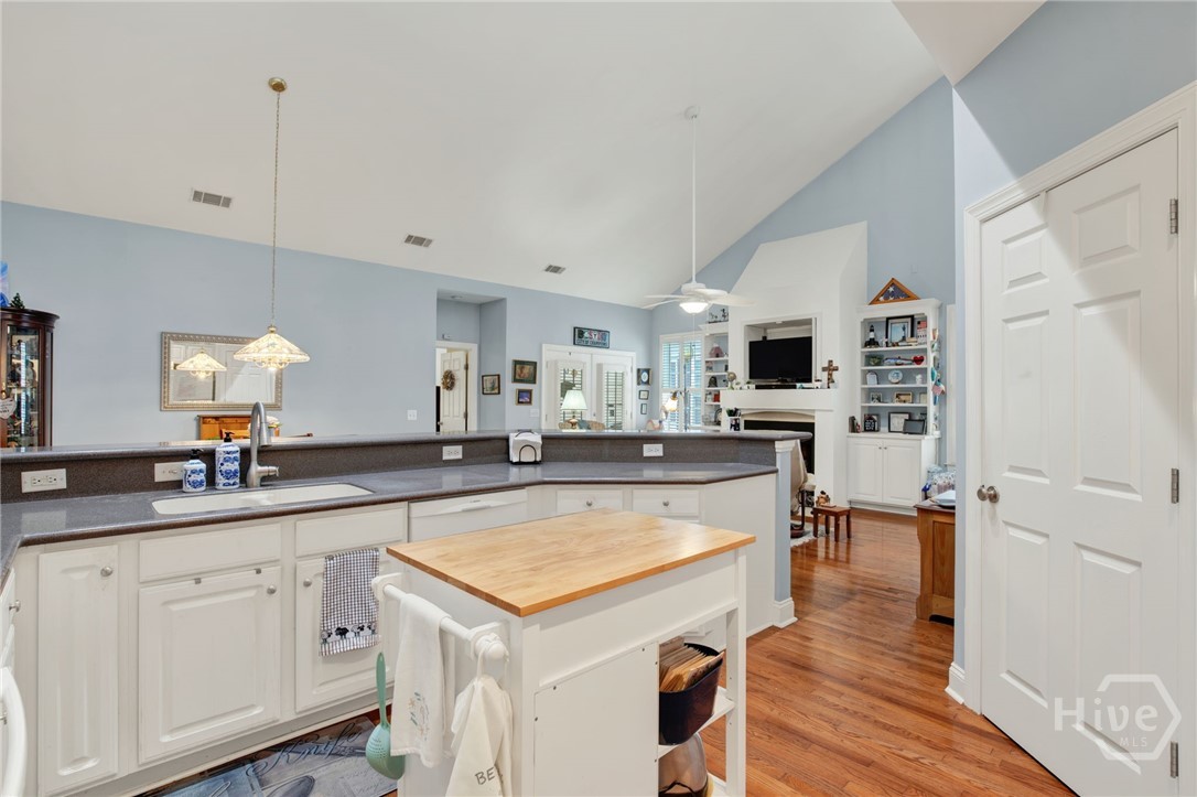 123 Peters Quay Property Photo 17
