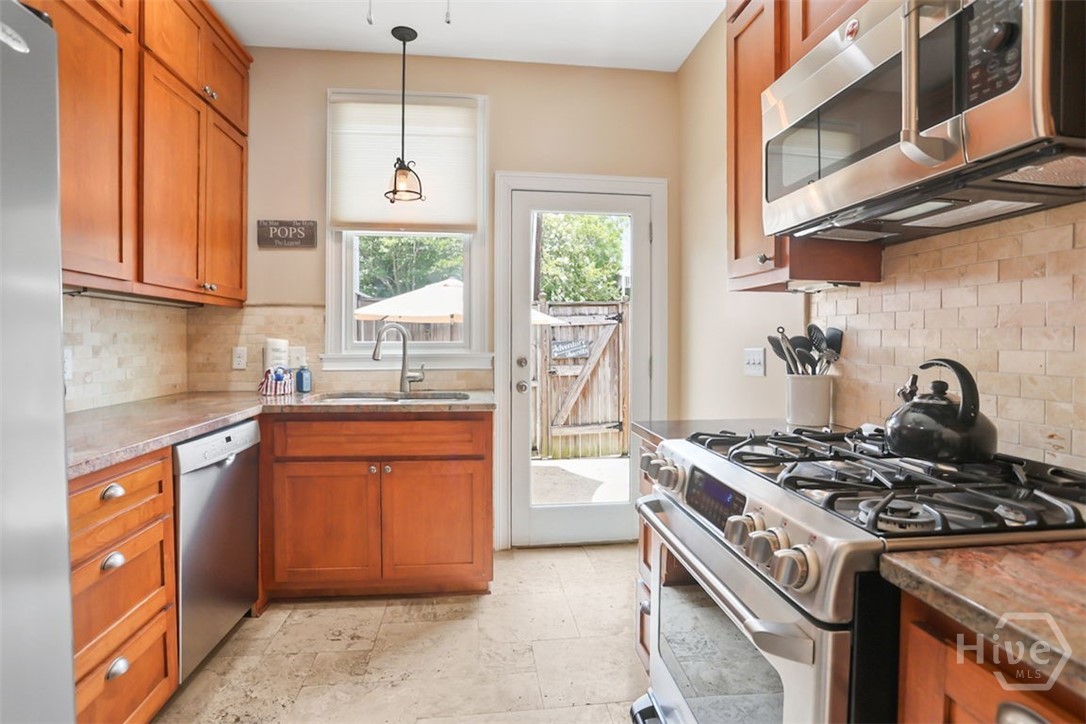 507 Tattnall Street Property Photo 8